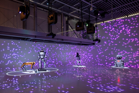 헬로 로봇, 인간과 기계 그리고 디자인 전시작품 모습. <현대차 제공>